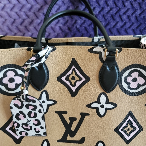 Louis Vuitton Onthego GM Wild at Heart Arizona Large Bag Giant Flower Monogram - Picture 3 of 17